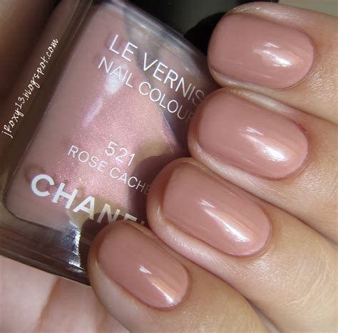 chanel nail polish rose cache 521